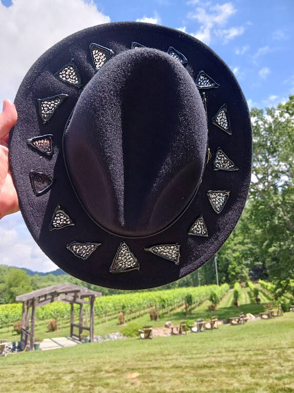 Hat Portfolio | Resin8light display picture 3